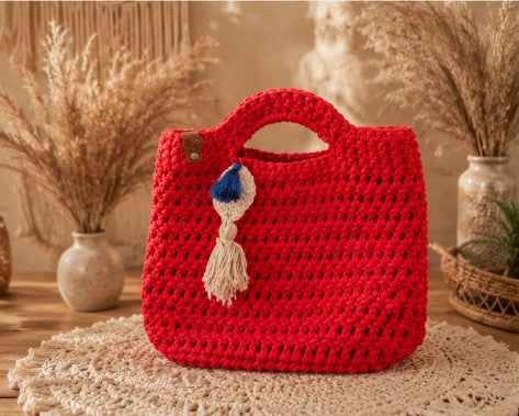 Geantă Croșetată Handmade Roșie Intens – Statement Piece Boho Chic