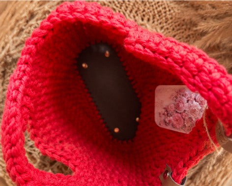 Geantă Croșetată Handmade Roșie Intens – Statement Piece Boho Chic