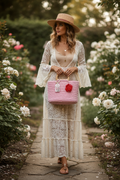 Geantă Croșetată din Macrame Roz Pudrat cu Mânere din Lemn Natural – Handmade